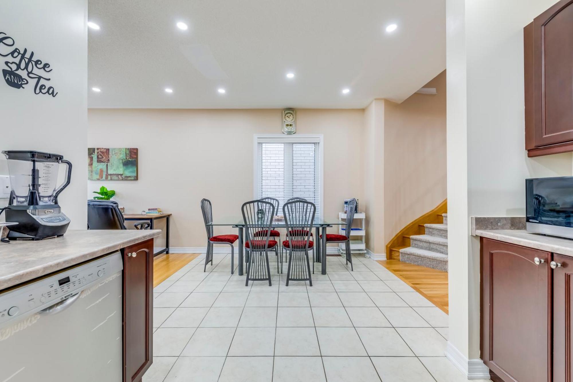 Avid Vacation Palace In Castlemore , Brampton Extérieur photo