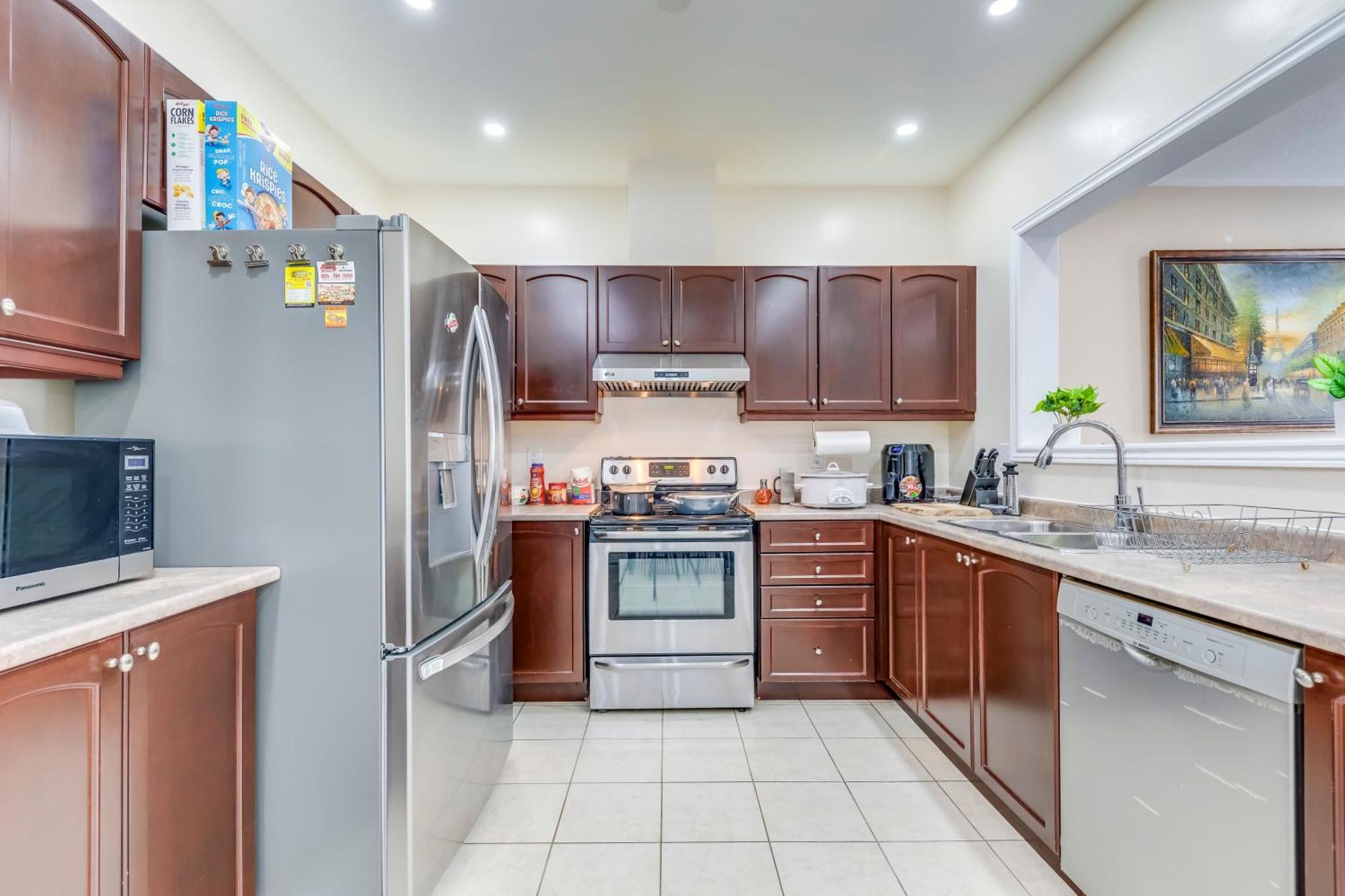 Avid Vacation Palace In Castlemore , Brampton Extérieur photo